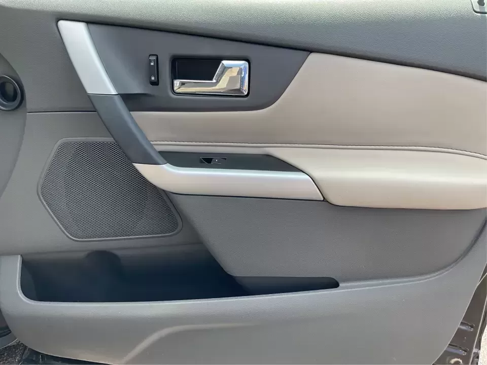 2013 Ford Edge SEL (2FMDK3JC0DB) with an 3.5L V6 DOHC 24V engine, 6-Speed Automatic transmission, located at 880 E. National Road, Vandalia, OH, 45377, (937) 908-9800, 39.891918, -84.183594 - **Explore New Horizons with the 2013 Ford Edge SEL Your Adventure Awaits!**<br /> <br /> Are you ready to elevate your daily commute or embark on weekend adventures with friends and family? The 2013 Ford Edge SEL is the versatile SUV that perfectly balances style, comfort, and capability, making it - Photo#20