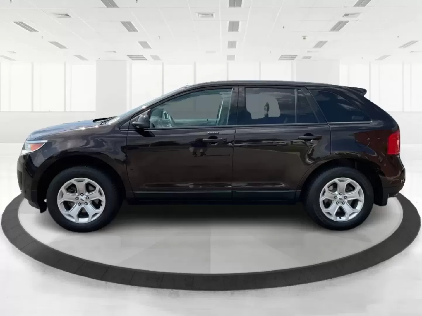 2013 Ford Edge SEL (2FMDK3JC0DB) with an Other engine, located at 4508 South Dixie Dr, Moraine, OH, 45439, (937) 908-9800, 39.689976, -84.218452 - **Explore New Horizons with the 2013 Ford Edge SEL Your Adventure Awaits!**<br /> <br /> Are you ready to elevate your daily commute or embark on weekend adventures with friends and family? The 2013 Ford Edge SEL is the versatile SUV that perfectly balances style, comfort, and capability, making it - Photo#5