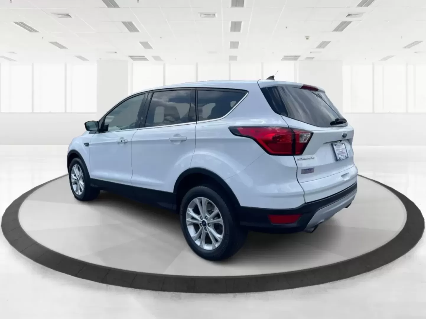 2019 Ford Escape SE (1FMCU9GD2KU) with an Other engine, located at 1099 N County Rd 25A , Troy, OH, 45373, (937) 908-9800, 40.057079, -84.212883 - **Discover Your Next Adventure with the 2019 Ford Escape SE at Advantage Car and Credit!**<br /> <br /> Are you ready to elevate your daily drives and weekend adventures? The 2019 Ford Escape SE is designed for those who crave versatility and comfort in their rides, making it an ideal choice for fam - Photo#4