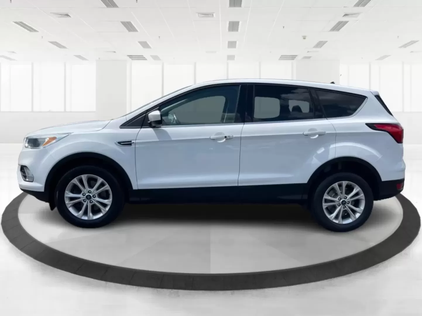 2019 Ford Escape SE (1FMCU9GD2KU) with an Other engine, located at 1099 N County Rd 25A , Troy, OH, 45373, (937) 908-9800, 40.057079, -84.212883 - **Discover Your Next Adventure with the 2019 Ford Escape SE at Advantage Car and Credit!**<br /> <br /> Are you ready to elevate your daily drives and weekend adventures? The 2019 Ford Escape SE is designed for those who crave versatility and comfort in their rides, making it an ideal choice for fam - Photo#5