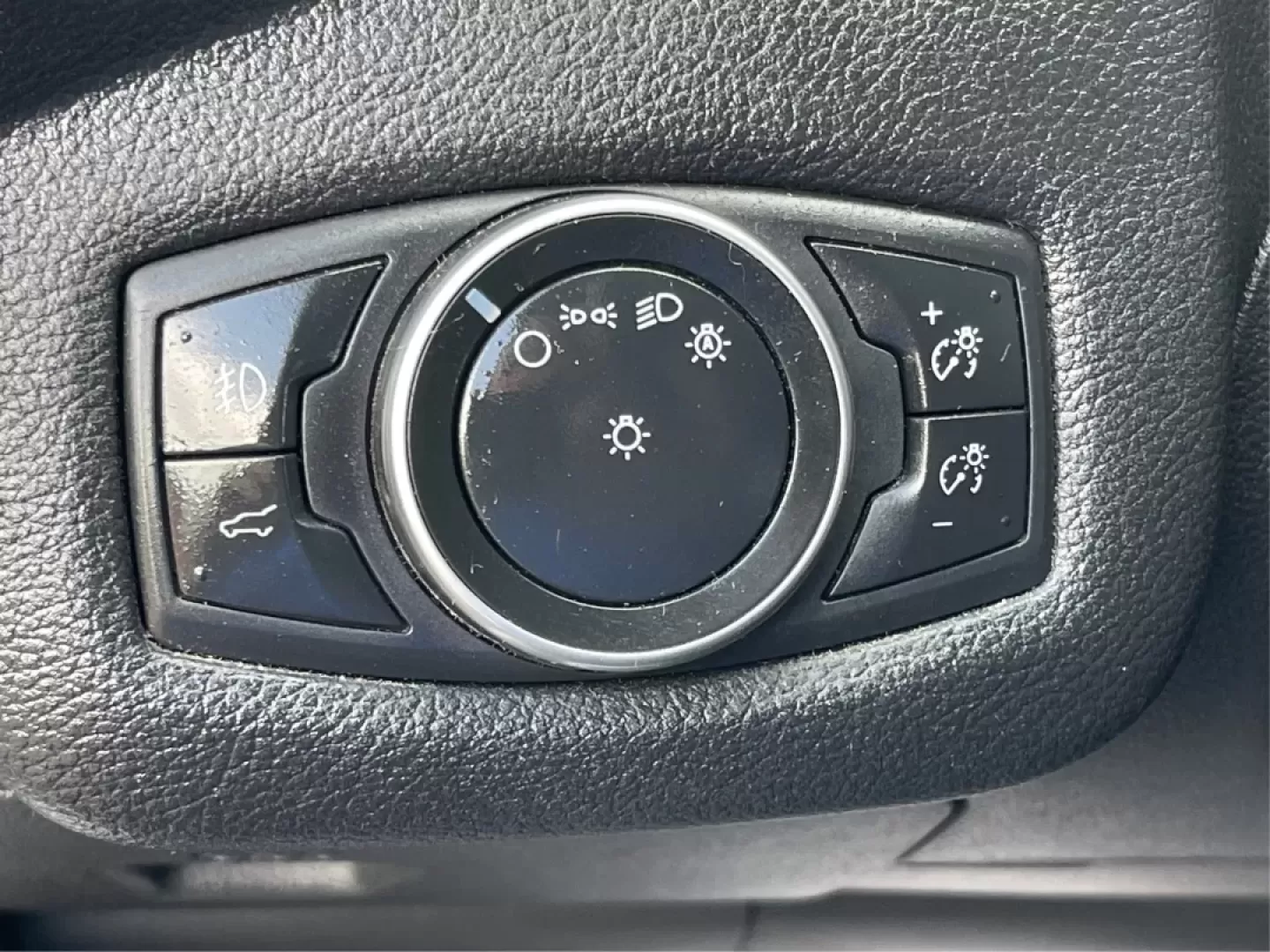 2019 Ford Escape SE (1FMCU9GD2KU) with an Other engine, located at 1099 N County Rd 25A , Troy, OH, 45373, (937) 908-9800, 40.057079, -84.212883 - **Discover Your Next Adventure with the 2019 Ford Escape SE at Advantage Car and Credit!**<br /> <br /> Are you ready to elevate your daily drives and weekend adventures? The 2019 Ford Escape SE is designed for those who crave versatility and comfort in their rides, making it an ideal choice for fam - Photo#16