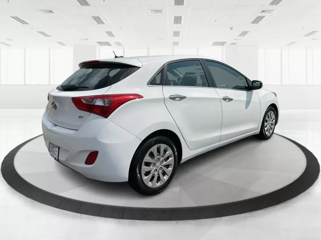 2017 Hyundai Elantra GT Base (KMHD35LH2HU) with an Other engine, located at 1184 Kauffman Ave, Fairborn, OH, 45324, (937) 908-9800, 39.807072, -84.030914 - **Discover the Perfect Commuter or Family Vehicle at Advantage Car and Credit - Piqua**<br /> <br /> Are you searching for a reliable vehicle that caters to your daily commute or weekend family adventures? Look no further than this 2017 Hyundai Elantra GT, now available for purchase at Advantage Car - Photo#2