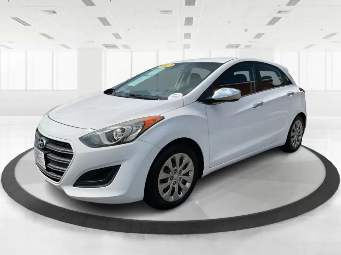 2017 Hyundai Elantra GT Base (KMHD35LH2HU) with an Other engine, located at 8750 N County Rd 25A, Piqua, OH, 45356, (937) 908-9800, 40.164391, -84.232513 - **Discover the Perfect Commuter or Family Vehicle at Advantage Car and Credit - Piqua**<br /> <br /> Are you searching for a reliable vehicle that caters to your daily commute or weekend family adventures? Look no further than this 2017 Hyundai Elantra GT, now available for purchase at Advantage Car - Photo#8