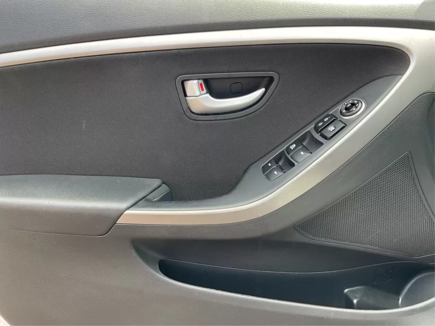 2017 Hyundai Elantra GT Base (KMHD35LH2HU) with an Other engine, located at 8750 N County Rd 25A, Piqua, OH, 45356, (937) 908-9800, 40.164391, -84.232513 - **Discover the Perfect Commuter or Family Vehicle at Advantage Car and Credit - Piqua**<br /> <br /> Are you searching for a reliable vehicle that caters to your daily commute or weekend family adventures? Look no further than this 2017 Hyundai Elantra GT, now available for purchase at Advantage Car - Photo#17