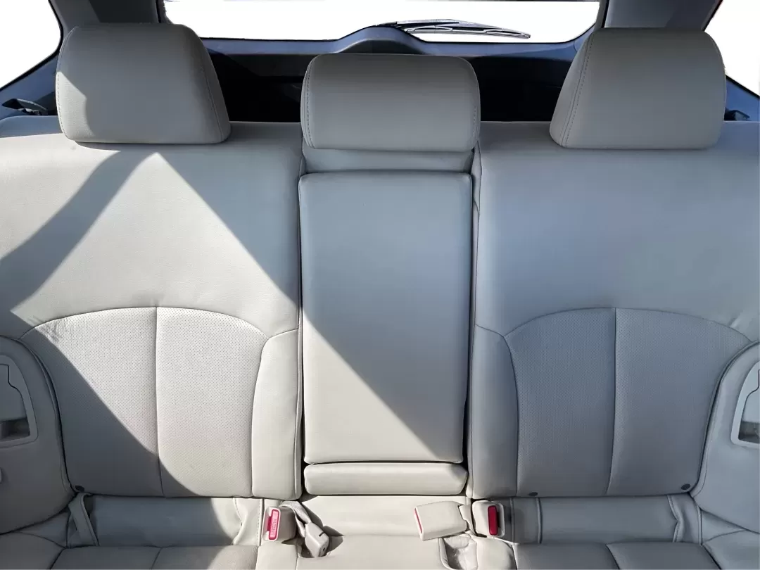 2013 Subaru Outback 2.5i Limited (4S4BRBKC0D3) with an 2.5L H-4 DOHC engine, located at 4508 South Dixie Dr, Moraine, OH, 45439, (937) 908-9800, 39.689976, -84.218452 - **Adventure Awaits with This 2013 Subaru Outback! Perfect for Weekend Getaways and Daily Commutes**<br /> <br /> Looking for a versatile vehicle that can handle everything from family road trips to daily commutes? Look no further than this 2013 Subaru Outback 2.5i Limited, now available at Advantage - Photo#13