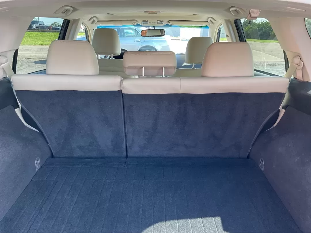 2013 Subaru Outback 2.5i Limited (4S4BRBKC0D3) with an 2.5L H-4 DOHC engine, Continuously Variable Transmission (CVT) transmission, located at 1184 Kauffman Ave, Fairborn, OH, 45324, (937) 908-9800, 39.807072, -84.030914 - **Adventure Awaits with This 2013 Subaru Outback! Perfect for Weekend Getaways and Daily Commutes**<br /> <br /> Looking for a versatile vehicle that can handle everything from family road trips to daily commutes? Look no further than this 2013 Subaru Outback 2.5i Limited, now available at Advantage - Photo#11