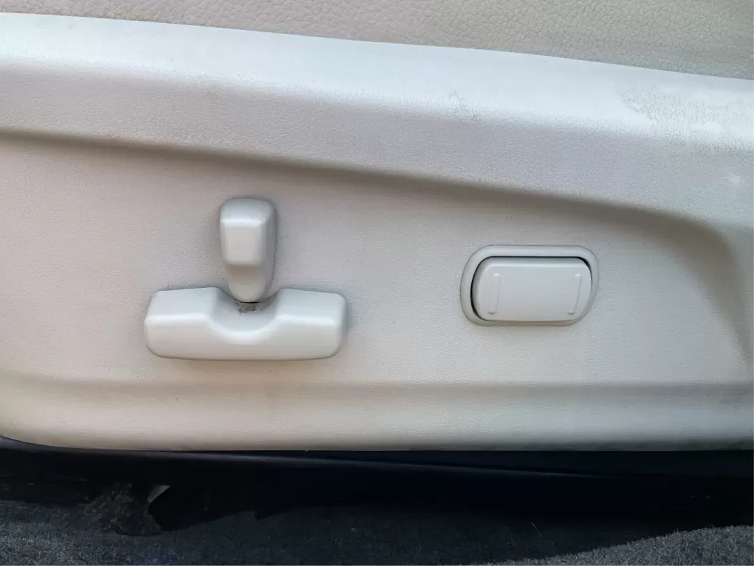 2013 Subaru Outback 2.5i Limited (4S4BRBKC0D3) with an 2.5L H-4 DOHC engine, Continuously Variable Transmission (CVT) transmission, located at 1184 Kauffman Ave, Fairborn, OH, 45324, (937) 908-9800, 39.807072, -84.030914 - **Adventure Awaits with This 2013 Subaru Outback! Perfect for Weekend Getaways and Daily Commutes**<br /> <br /> Looking for a versatile vehicle that can handle everything from family road trips to daily commutes? Look no further than this 2013 Subaru Outback 2.5i Limited, now available at Advantage - Photo#16