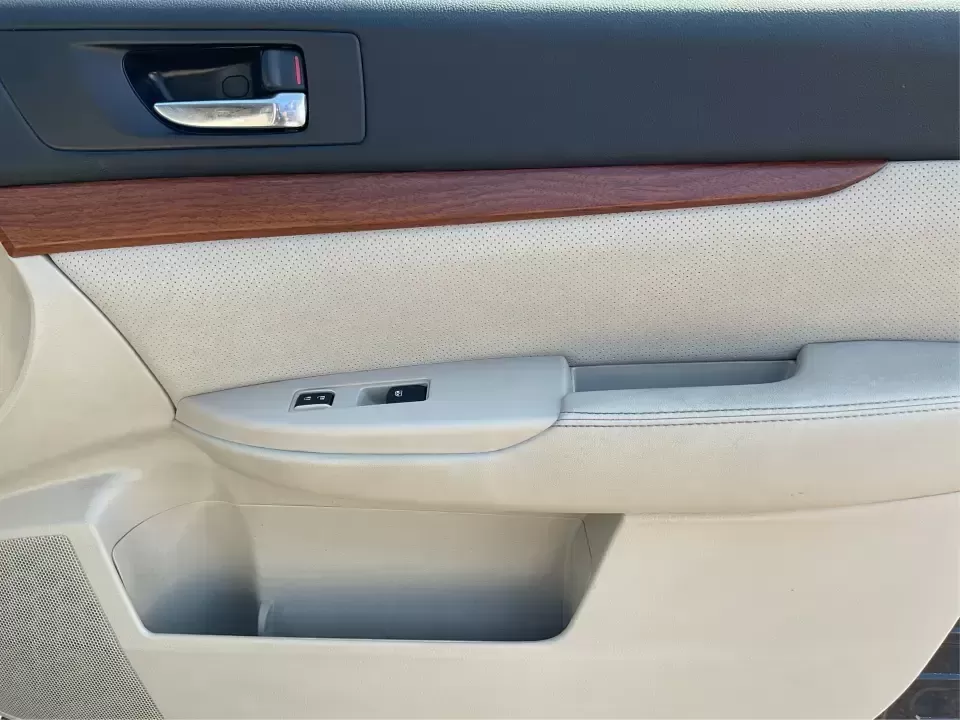 2013 Subaru Outback 2.5i Limited (4S4BRBKC0D3) with an 2.5L H-4 DOHC engine, Continuously Variable Transmission (CVT) transmission, located at 1099 N County Rd 25A , Troy, OH, 45373, (937) 908-9800, 40.057079, -84.212883 - **Adventure Awaits with This 2013 Subaru Outback! Perfect for Weekend Getaways and Daily Commutes**<br /> <br /> Looking for a versatile vehicle that can handle everything from family road trips to daily commutes? Look no further than this 2013 Subaru Outback 2.5i Limited, now available at Advantage - Photo#18