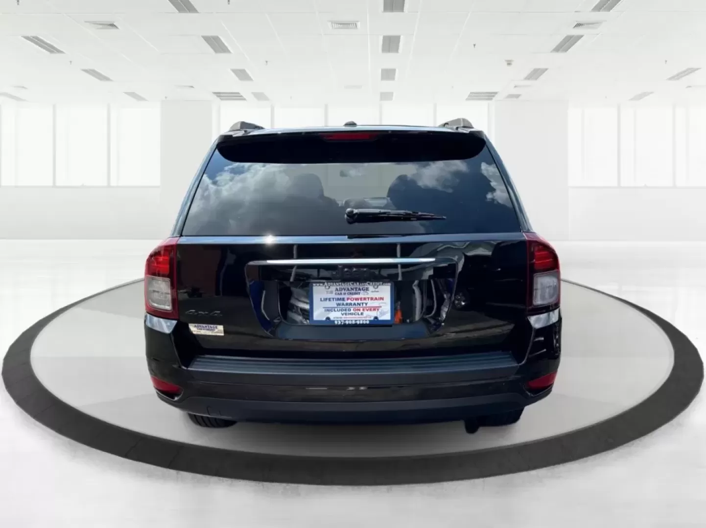 2016 Jeep Compass Sport (1C4NJDBB5GD) with an 2.4L I-4 DOHC engine, located at 1230 East Main St, Xenia, OH, 45385, (937) 908-9800, 39.688026, -83.910172 - **Adventure Awaits with this 2016 Jeep Compass Sport Perfect for Weekend Getaways!**<br /> <br /> Are you looking for a vehicle that combines style, functionality, and reliability for your next adventure? Look no further than this 2016 Jeep Compass Sport, available now at Advantage Car and Credit i - Photo#3