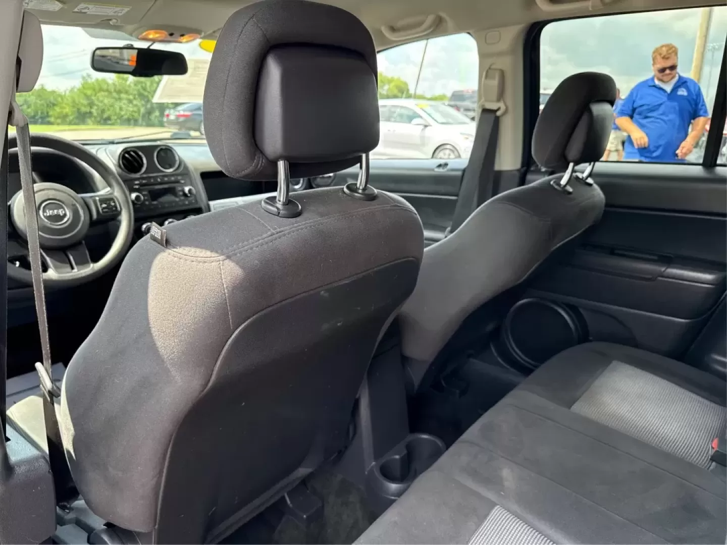 2016 Jeep Compass Sport (1C4NJDBB5GD) with an 2.4L I-4 DOHC engine, located at 1230 East Main St, Xenia, OH, 45385, (937) 908-9800, 39.688026, -83.910172 - **Adventure Awaits with this 2016 Jeep Compass Sport Perfect for Weekend Getaways!**<br /> <br /> Are you looking for a vehicle that combines style, functionality, and reliability for your next adventure? Look no further than this 2016 Jeep Compass Sport, available now at Advantage Car and Credit i - Photo#10