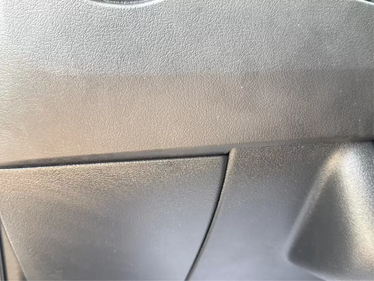 2016 Jeep Compass Sport (1C4NJDBB5GD) with an 2.4L I-4 DOHC engine, located at 1230 East Main St, Xenia, OH, 45385, (937) 908-9800, 39.688026, -83.910172 - **Adventure Awaits with this 2016 Jeep Compass Sport Perfect for Weekend Getaways!**<br /> <br /> Are you looking for a vehicle that combines style, functionality, and reliability for your next adventure? Look no further than this 2016 Jeep Compass Sport, available now at Advantage Car and Credit i - Photo#17