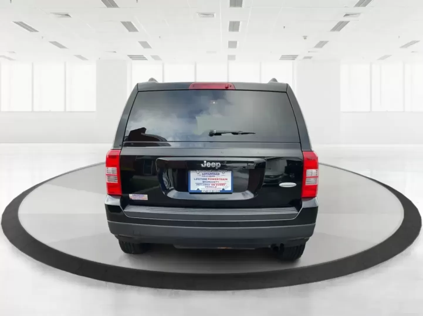 2014 Jeep Patriot Latitude (1C4NJPFA4ED) with an 2.0L L4 DOHC 16V engine, Automatic transmission, located at 880 E. National Road, Vandalia, OH, 45377, (937) 908-9800, 39.891918, -84.183594 - **Adventure Awaits with This 2014 Jeep Patriot Latitude at Advantage Car and Credit - Moraine!**<br /> <br /> Are you ready to embark on new adventures, whether it's a weekend getaway, a family road trip, or daily commutes? This 2014 Jeep Patriot Latitude is your perfect companion for all these scen - Photo#3