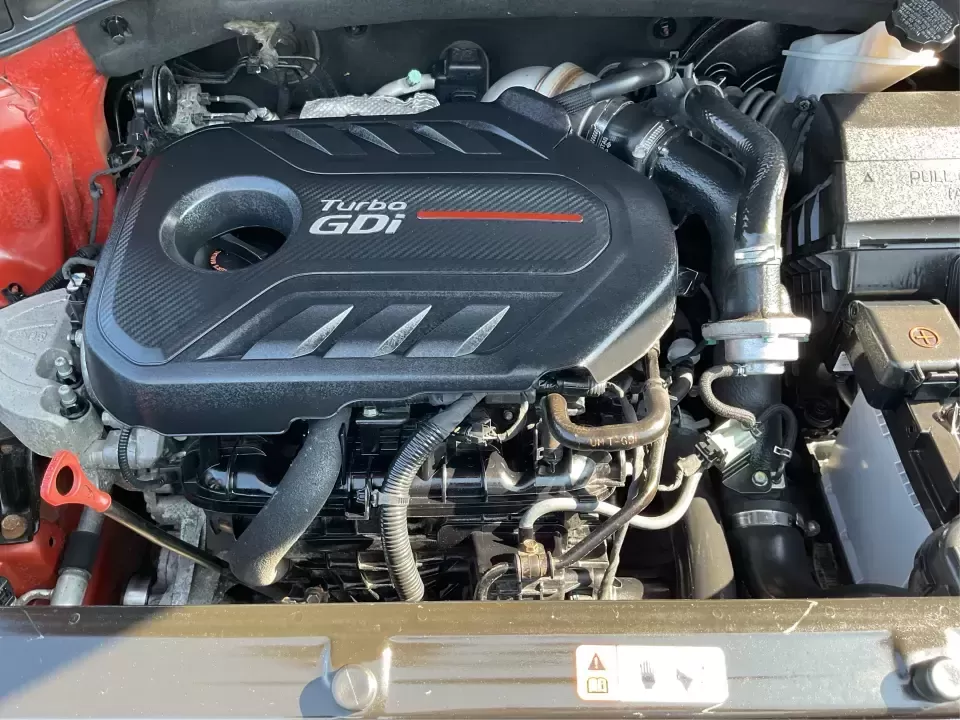 2017 Hyundai Santa Fe 2.0T Ultimate (5XYZW4LA5HG) with an Theta II 2L I-4 gasoline direct injection engine, 6A transmission, located at 880 E. National Road, Vandalia, OH, 45377, (937) 908-9800, 39.891918, -84.183594 - Are you ready to elevate your family adventures or commute comfortably while tackling any road with confidence? Look no further than this 2017 Hyundai Santa Fe 2.0T Ultimate, available now at Advantage Car and Credit in Fairborn, OH. This SUV is not just a vehicle; it's your ticket to creating unfor - Photo#11