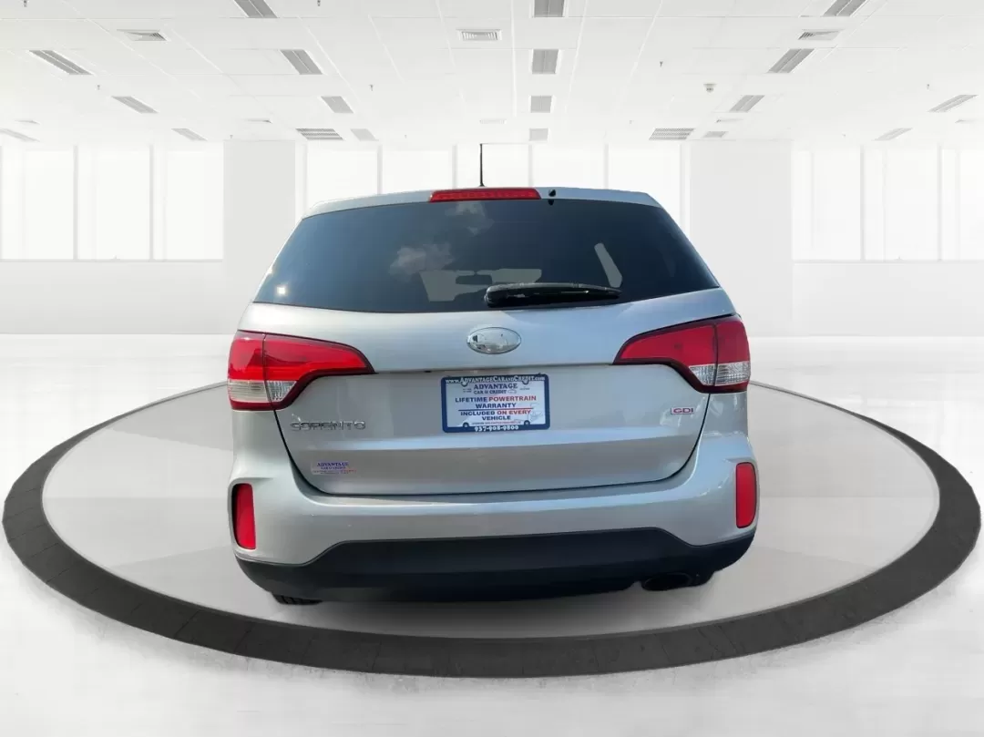 2014 Kia Sorento LX (5XYKT3A66EG) with an 2.4L I-4 gasoline direct injection engine, located at 401 Woodman Dr, Riverside, OH, 45431, (937) 908-9800, 39.760899, -84.123421 - Discover the joy of family adventures with the 2014 Kia Sorento LX, now available at Advantage Car and Credit in New Carlisle, OH. This spacious SUV is perfect for growing families or anyone who loves weekend getaways. With a versatile interior and advanced features, the Sorento is designed for comf - Photo#3