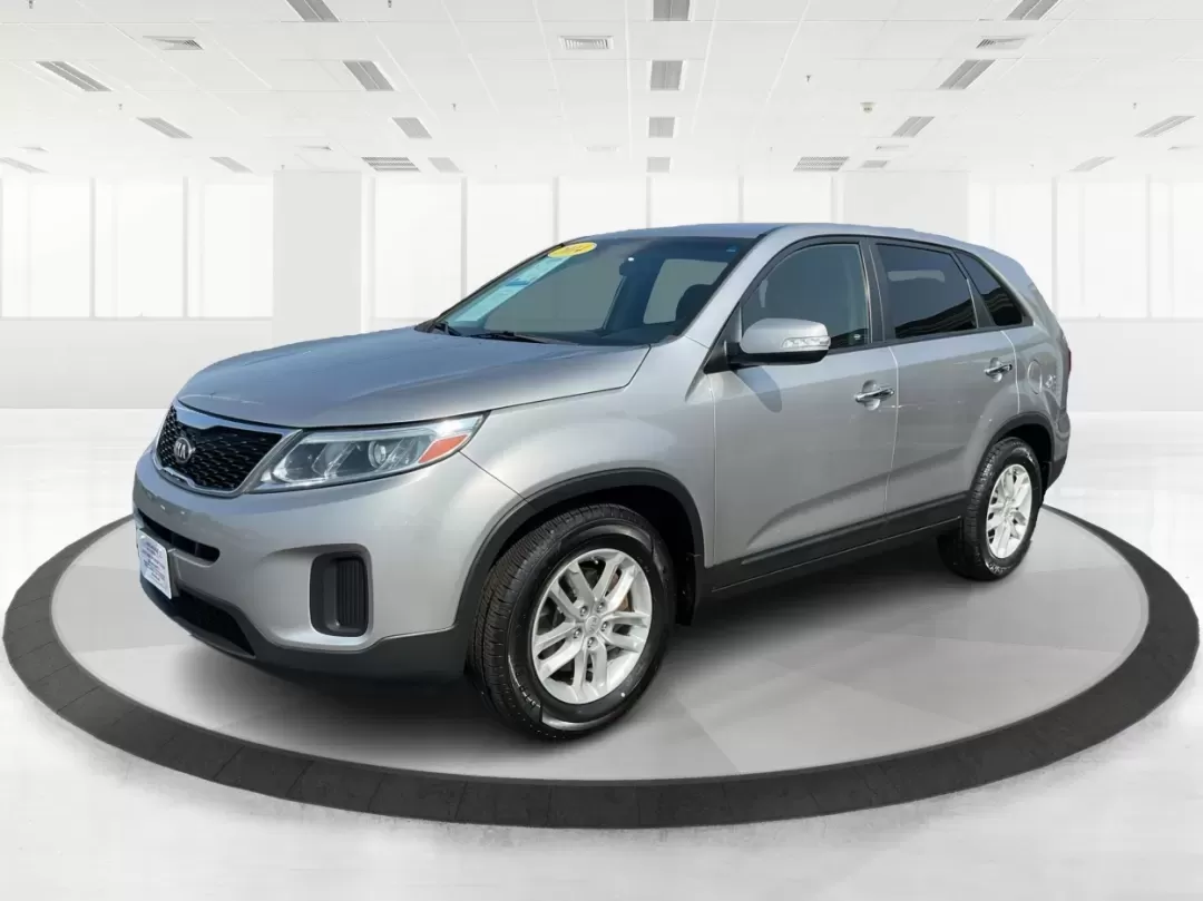 2014 Kia Sorento LX (5XYKT3A66EG) with an 2.4L I-4 gasoline direct injection engine, located at 401 Woodman Dr, Riverside, OH, 45431, (937) 908-9800, 39.760899, -84.123421 - Discover the joy of family adventures with the 2014 Kia Sorento LX, now available at Advantage Car and Credit in New Carlisle, OH. This spacious SUV is perfect for growing families or anyone who loves weekend getaways. With a versatile interior and advanced features, the Sorento is designed for comf - Photo#8