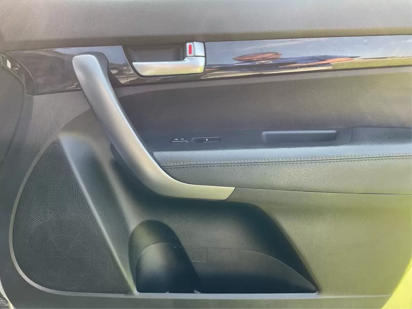 2014 Kia Sorento LX (5XYKT3A66EG) with an 2.4L I-4 gasoline direct injection engine, located at 401 Woodman Dr, Riverside, OH, 45431, (937) 908-9800, 39.760899, -84.123421 - Discover the joy of family adventures with the 2014 Kia Sorento LX, now available at Advantage Car and Credit in New Carlisle, OH. This spacious SUV is perfect for growing families or anyone who loves weekend getaways. With a versatile interior and advanced features, the Sorento is designed for comf - Photo#18