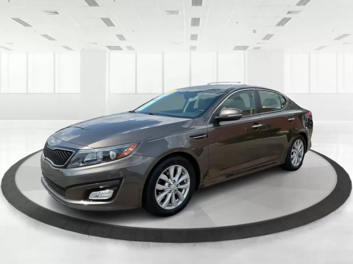 2015 Kia Optima EX (5XXGN4A70FG) with an Theta II 2.4L I-4 gasoline direct injection engine, located at 4508 South Dixie Dr, Moraine, OH, 45439, (937) 908-9800, 39.689976, -84.218452 - Embrace the open road with confidence and style in this stunning 2015 Kia Optima EX, available at Advantage Car and Credit - Piqua! Whether you're navigating daily commutes, embarking on weekend getaways, or shuttling your growing family, this sedan is designed to enhance every journey. With a sleek - Photo#8