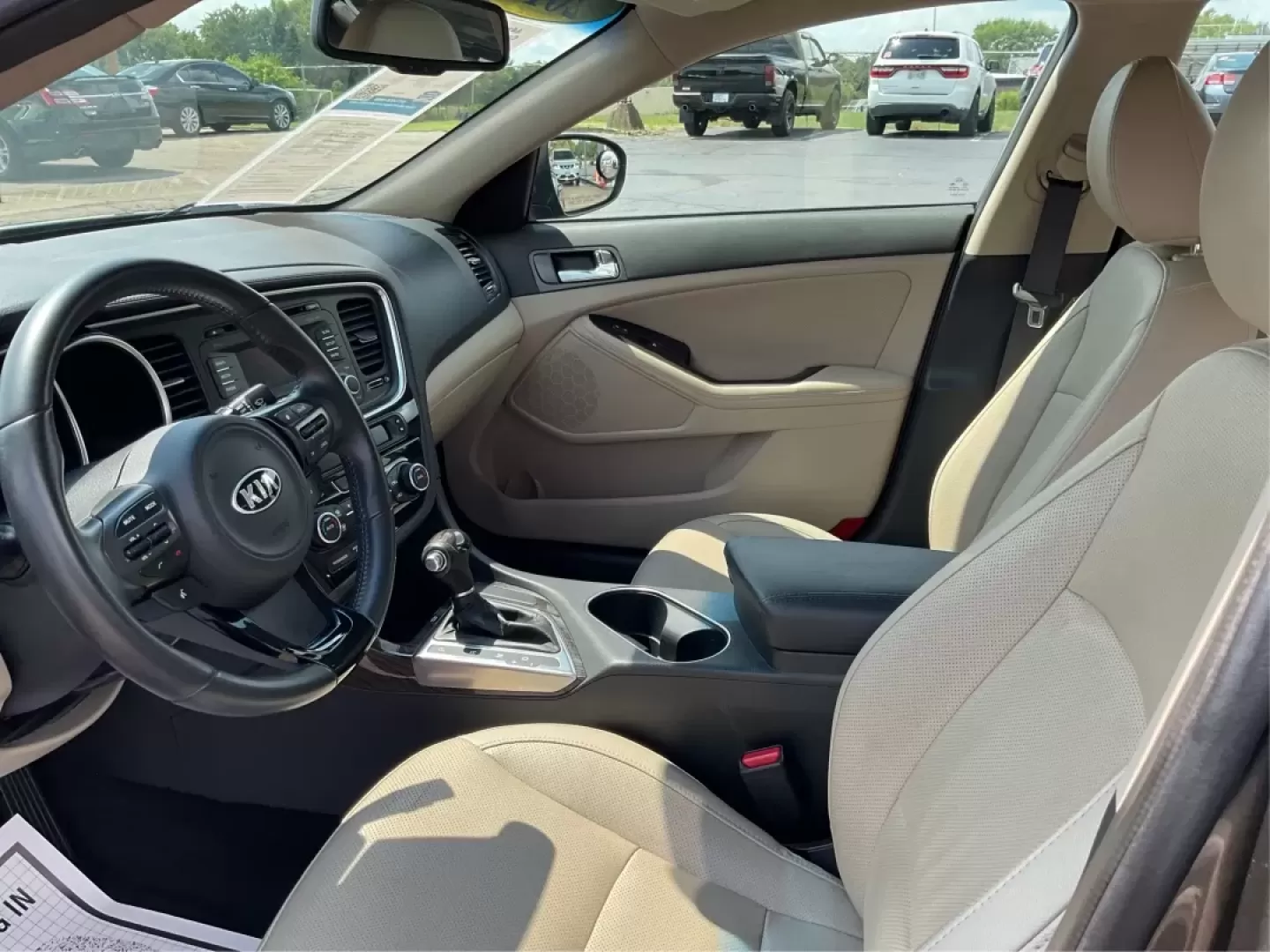 2015 Kia Optima EX (5XXGN4A70FG) with an Theta II 2.4L I-4 gasoline direct injection engine, located at 4508 South Dixie Dr, Moraine, OH, 45439, (937) 908-9800, 39.689976, -84.218452 - Embrace the open road with confidence and style in this stunning 2015 Kia Optima EX, available at Advantage Car and Credit - Piqua! Whether you're navigating daily commutes, embarking on weekend getaways, or shuttling your growing family, this sedan is designed to enhance every journey. With a sleek - Photo#9