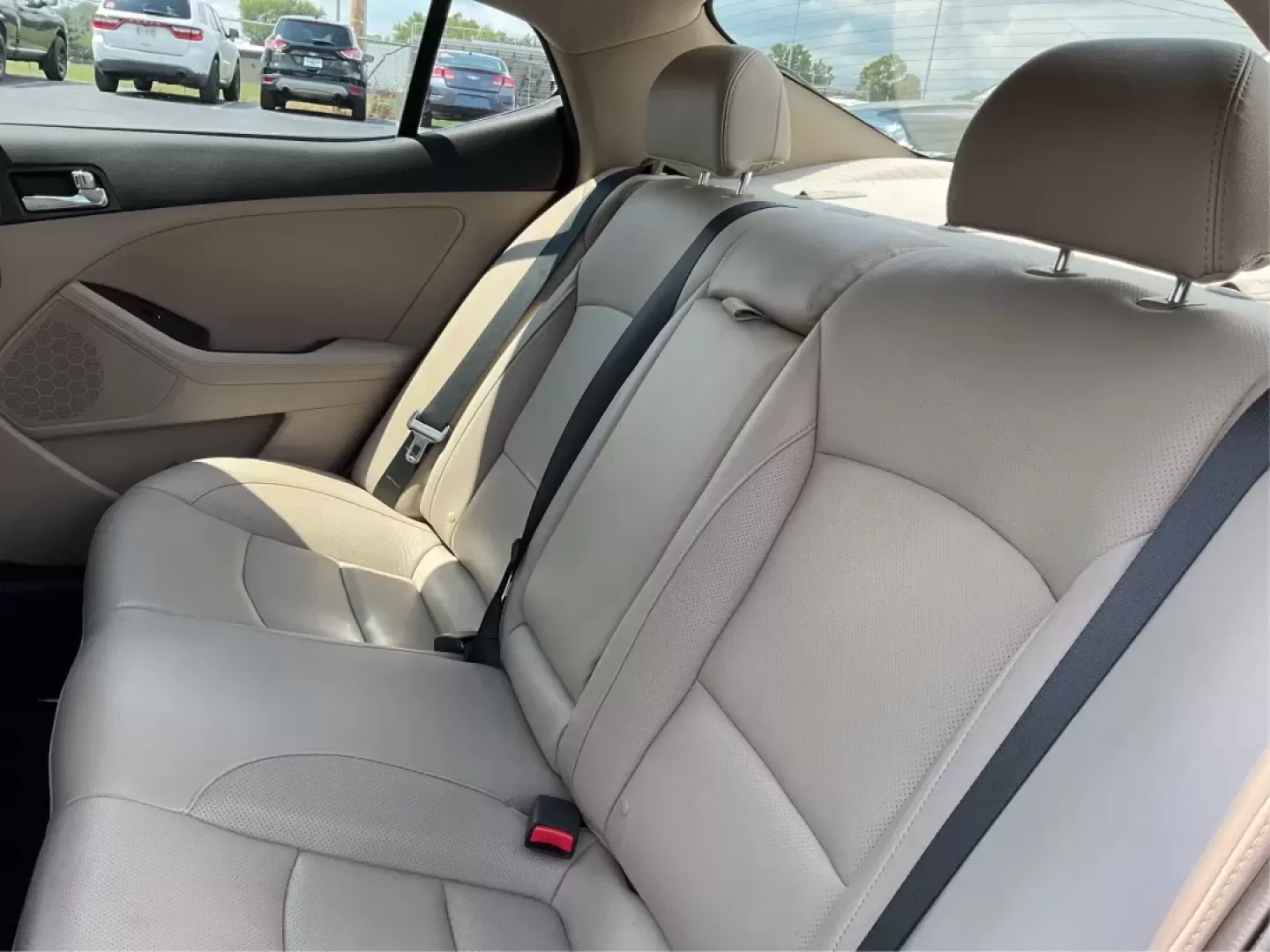 2015 Kia Optima EX (5XXGN4A70FG) with an Theta II 2.4L I-4 gasoline direct injection engine, located at 4508 South Dixie Dr, Moraine, OH, 45439, (937) 908-9800, 39.689976, -84.218452 - Embrace the open road with confidence and style in this stunning 2015 Kia Optima EX, available at Advantage Car and Credit - Piqua! Whether you're navigating daily commutes, embarking on weekend getaways, or shuttling your growing family, this sedan is designed to enhance every journey. With a sleek - Photo#10