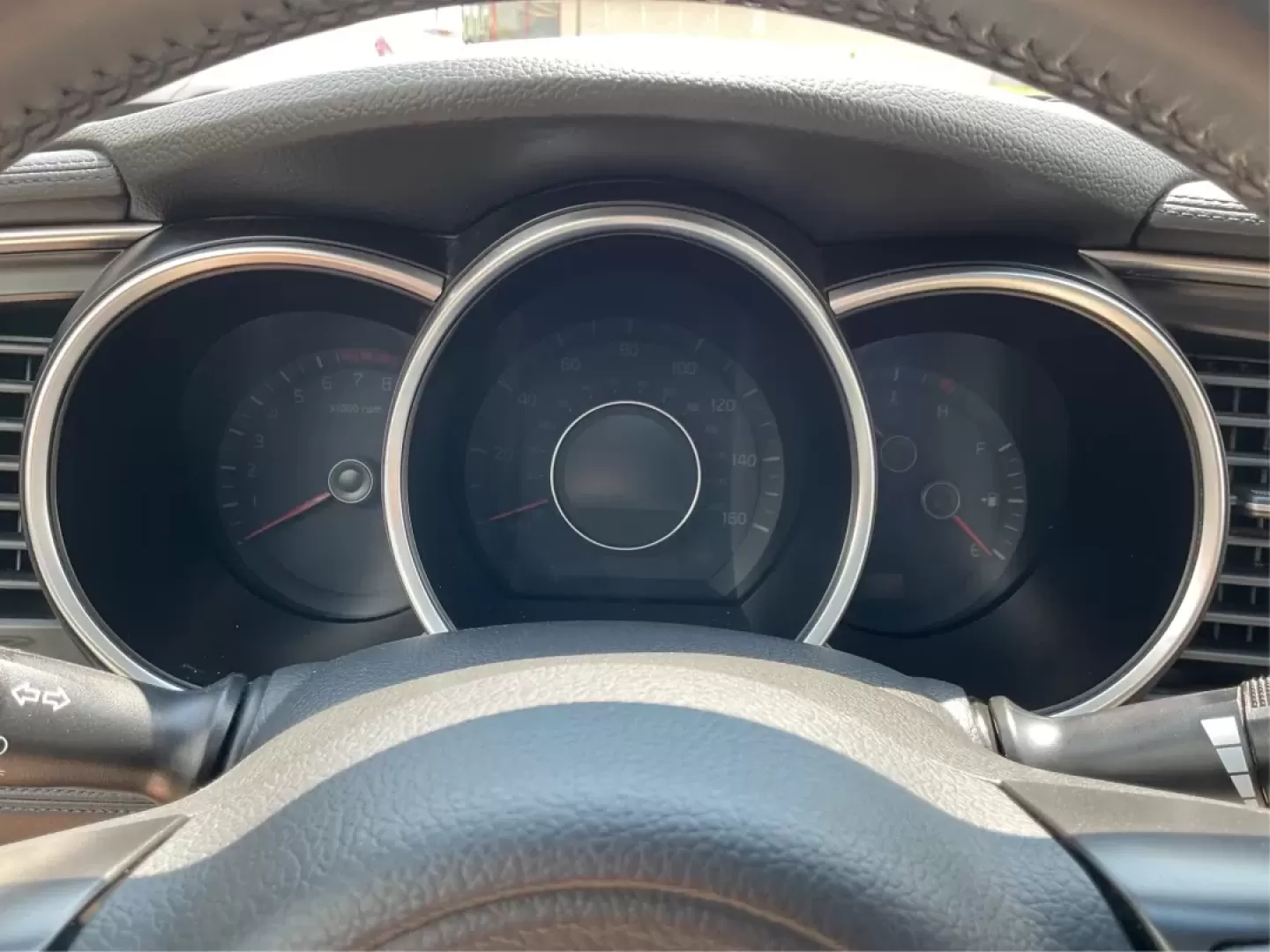 2015 Kia Optima EX (5XXGN4A70FG) with an Theta II 2.4L I-4 gasoline direct injection engine, located at 4508 South Dixie Dr, Moraine, OH, 45439, (937) 908-9800, 39.689976, -84.218452 - Embrace the open road with confidence and style in this stunning 2015 Kia Optima EX, available at Advantage Car and Credit - Piqua! Whether you're navigating daily commutes, embarking on weekend getaways, or shuttling your growing family, this sedan is designed to enhance every journey. With a sleek - Photo#15