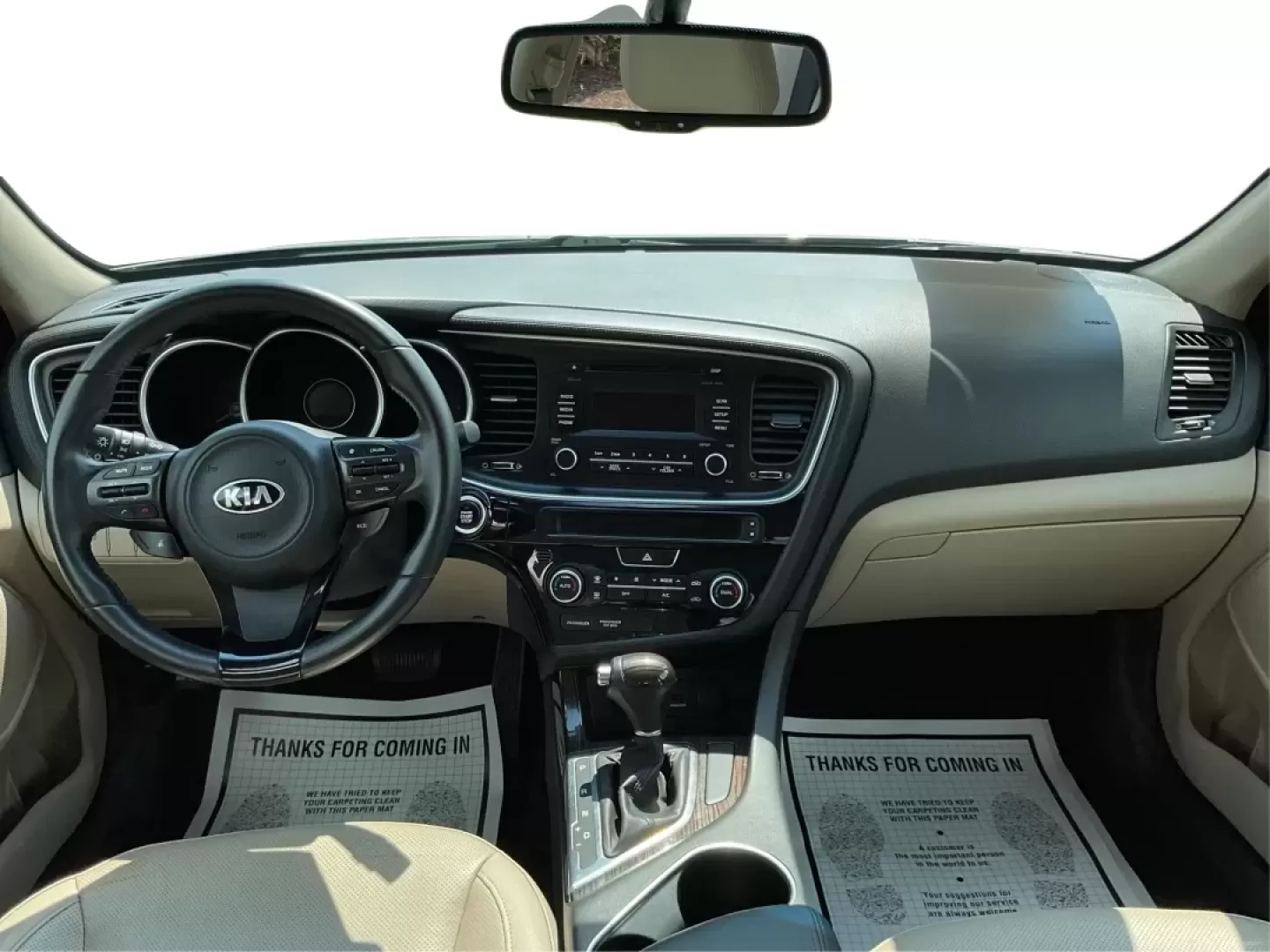 2015 Kia Optima EX (5XXGN4A70FG) with an Theta II 2.4L I-4 gasoline direct injection engine, located at 4508 South Dixie Dr, Moraine, OH, 45439, (937) 908-9800, 39.689976, -84.218452 - Embrace the open road with confidence and style in this stunning 2015 Kia Optima EX, available at Advantage Car and Credit - Piqua! Whether you're navigating daily commutes, embarking on weekend getaways, or shuttling your growing family, this sedan is designed to enhance every journey. With a sleek - Photo#20
