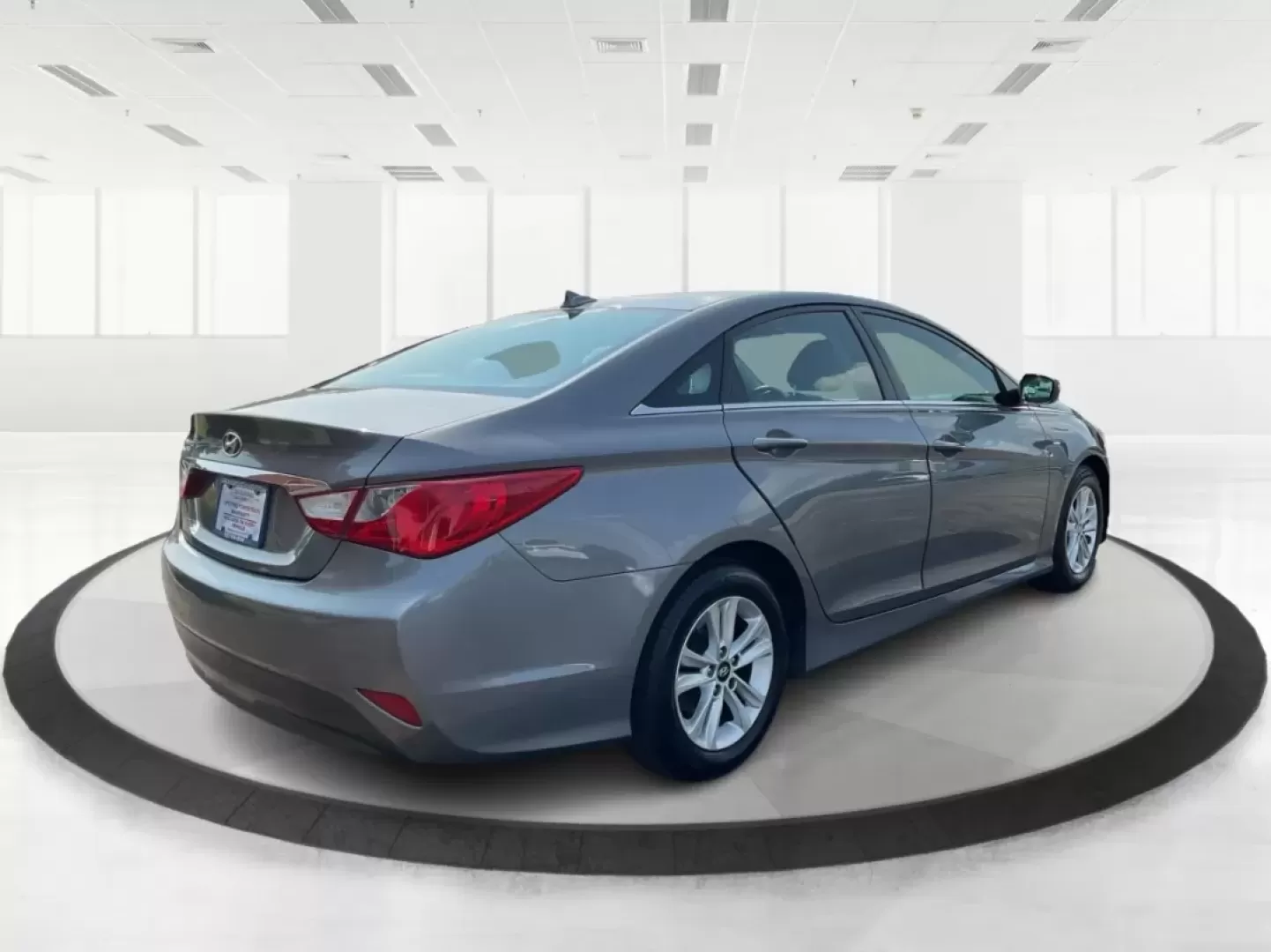 2014 Hyundai Sonata GLS (5NPEB4AC0EH) with an 2.4L I-4 gasoline direct injection engine, located at 8750 N County Rd 25A, Piqua, OH, 45356, (937) 908-9800, 40.164391, -84.232513 - Looking for a reliable sedan that seamlessly blends comfort, efficiency, and style? Look no further than this 2014 Hyundai Sonata GLS, perfect for families, daily commuters, or anyone who appreciates a smooth ride. At Advantage Car and Credit - Piqua, located at 8750 N County Rd 25A in beautiful Piq - Photo#2