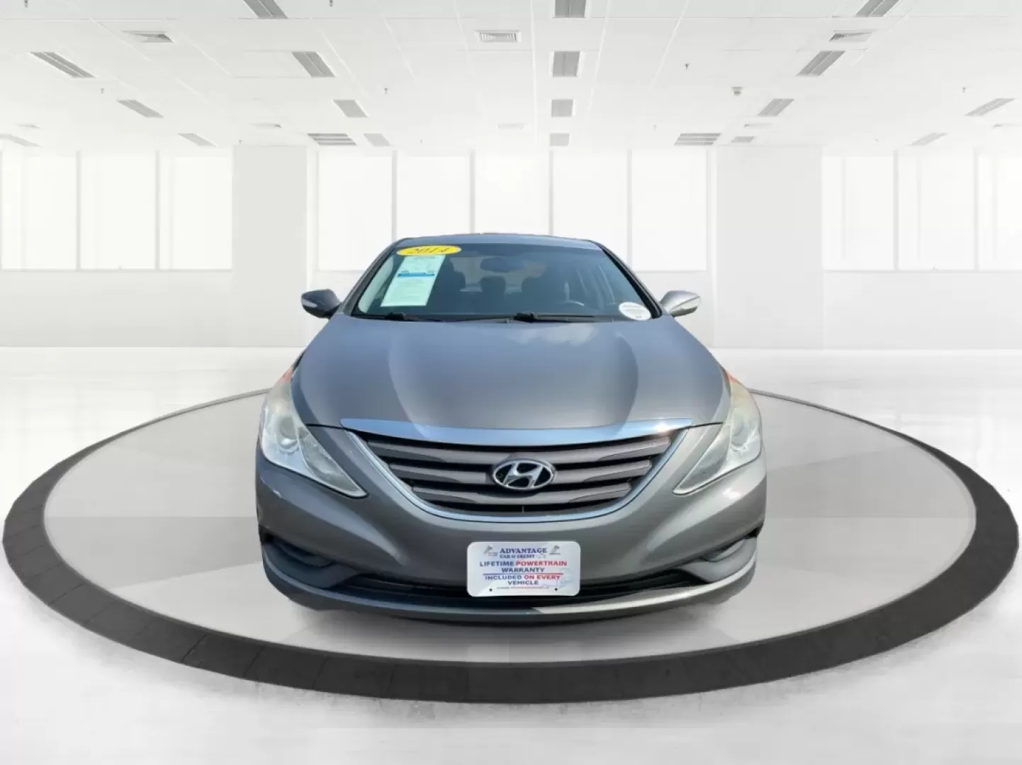 2014 Hyundai Sonata GLS (5NPEB4AC0EH) with an 2.4L I-4 gasoline direct injection engine, located at 8750 N County Rd 25A, Piqua, OH, 45356, (937) 908-9800, 40.164391, -84.232513 - Looking for a reliable sedan that seamlessly blends comfort, efficiency, and style? Look no further than this 2014 Hyundai Sonata GLS, perfect for families, daily commuters, or anyone who appreciates a smooth ride. At Advantage Car and Credit - Piqua, located at 8750 N County Rd 25A in beautiful Piq - Photo#7