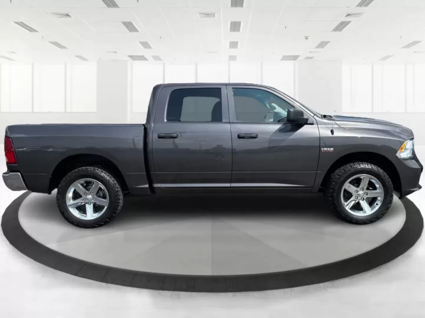 2017 Ram 1500 Express Crew Cab 4x4 5'7 Box (3C6RR7KTXHG) with an Other engine, located at 1951 S Dayton Lakeview Rd., New Carlisle, OH, 45344, (937) 908-9800, 39.890999, -84.050255 - ### Unleash Your Adventurous Spirit with the 2017 Ram 1500 at Advantage Car and Credit - Xenia!<br /> <br /> Are you ready to elevate your driving experience? Whether you're tackling the daily commute, embarking on family road trips, or conquering weekend adventures, the 2017 Ram 1500 Express Crew C - Photo#1