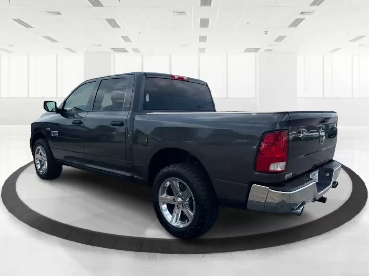 2017 Ram 1500 Express Crew Cab 4x4 5'7 Box (3C6RR7KTXHG) with an Other engine, located at 1951 S Dayton Lakeview Rd., New Carlisle, OH, 45344, (937) 908-9800, 39.890999, -84.050255 - ### Unleash Your Adventurous Spirit with the 2017 Ram 1500 at Advantage Car and Credit - Xenia!<br /> <br /> Are you ready to elevate your driving experience? Whether you're tackling the daily commute, embarking on family road trips, or conquering weekend adventures, the 2017 Ram 1500 Express Crew C - Photo#4
