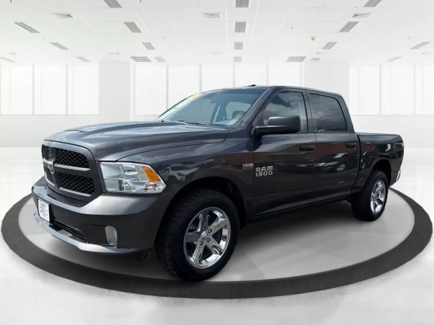 2017 Ram 1500 Express Crew Cab 4x4 5'7 Box (3C6RR7KTXHG) with an Other engine, located at 1951 S Dayton Lakeview Rd., New Carlisle, OH, 45344, (937) 908-9800, 39.890999, -84.050255 - ### Unleash Your Adventurous Spirit with the 2017 Ram 1500 at Advantage Car and Credit - Xenia!<br /> <br /> Are you ready to elevate your driving experience? Whether you're tackling the daily commute, embarking on family road trips, or conquering weekend adventures, the 2017 Ram 1500 Express Crew C - Photo#8