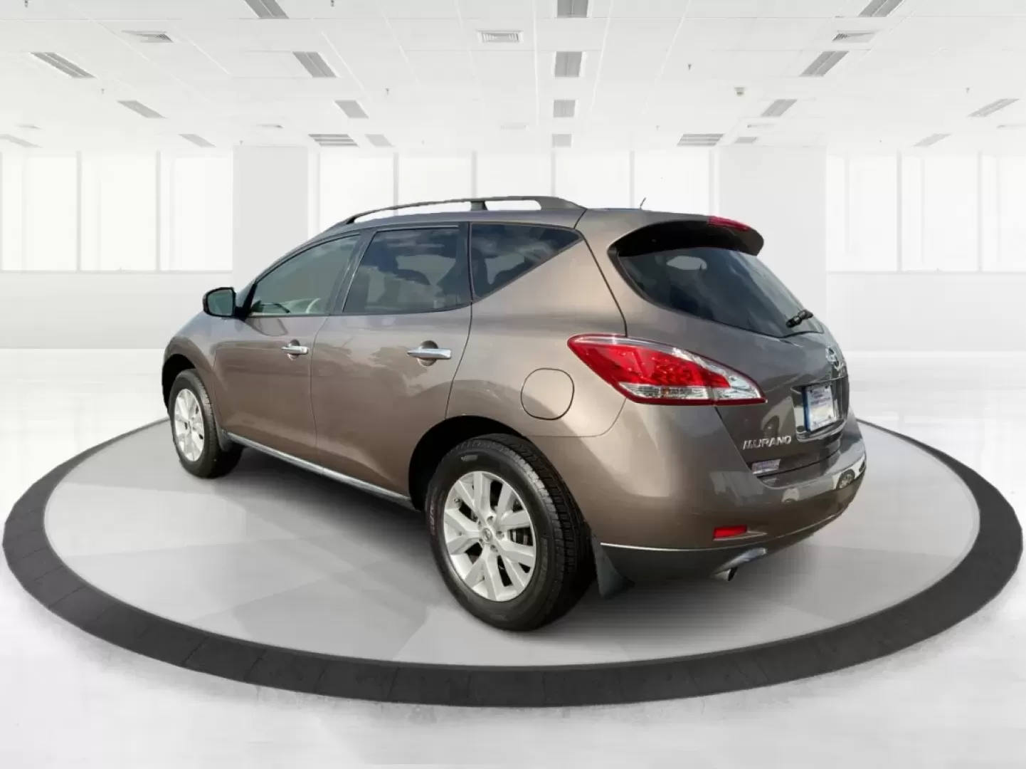 2013 Nissan Murano SL (JN8AZ1MU0DW) with an 3.5L V-6 DOHC engine, located at 4508 South Dixie Dr, Moraine, OH, 45439, (937) 908-9800, 39.689976, -84.218452 - Experience the perfect blend of comfort and versatility with the 2013 Nissan Murano SL, an ideal choice for growing families, outdoor enthusiasts, or anyone seeking a reliable vehicle for daily commutes. At Advantage Car and Credit - Moraine, located at 4508 South Dixie Dr, Moraine, OH 45439, we und - Photo#4