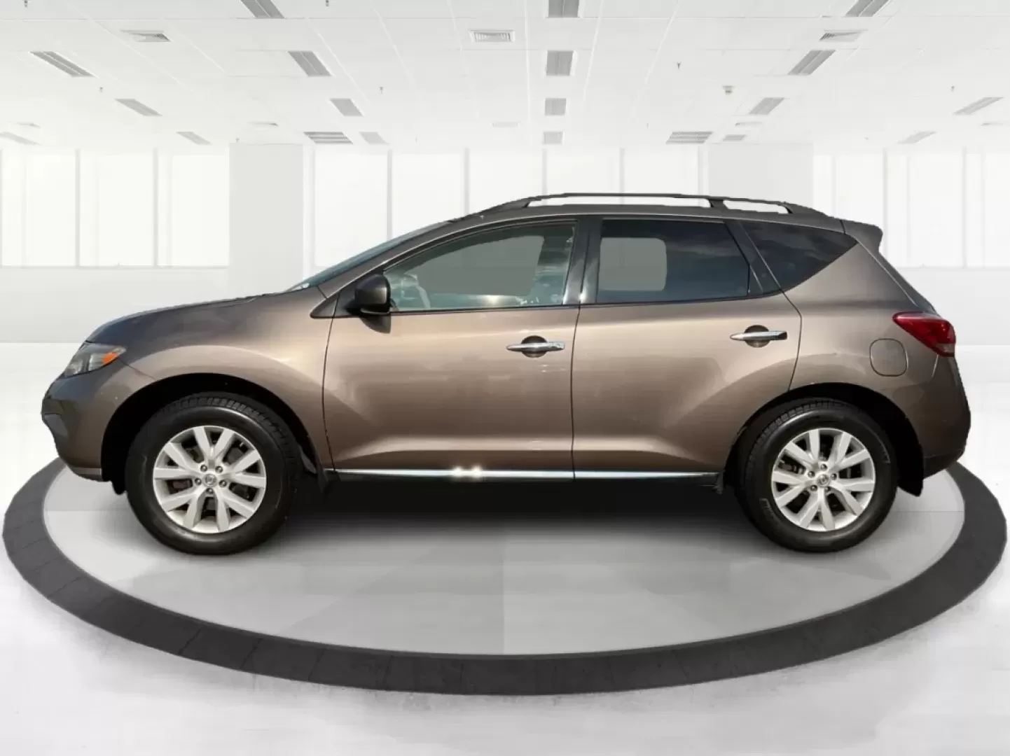 2013 Nissan Murano SL (JN8AZ1MU0DW) with an 3.5L V-6 DOHC engine, located at 4508 South Dixie Dr, Moraine, OH, 45439, (937) 908-9800, 39.689976, -84.218452 - Experience the perfect blend of comfort and versatility with the 2013 Nissan Murano SL, an ideal choice for growing families, outdoor enthusiasts, or anyone seeking a reliable vehicle for daily commutes. At Advantage Car and Credit - Moraine, located at 4508 South Dixie Dr, Moraine, OH 45439, we und - Photo#5