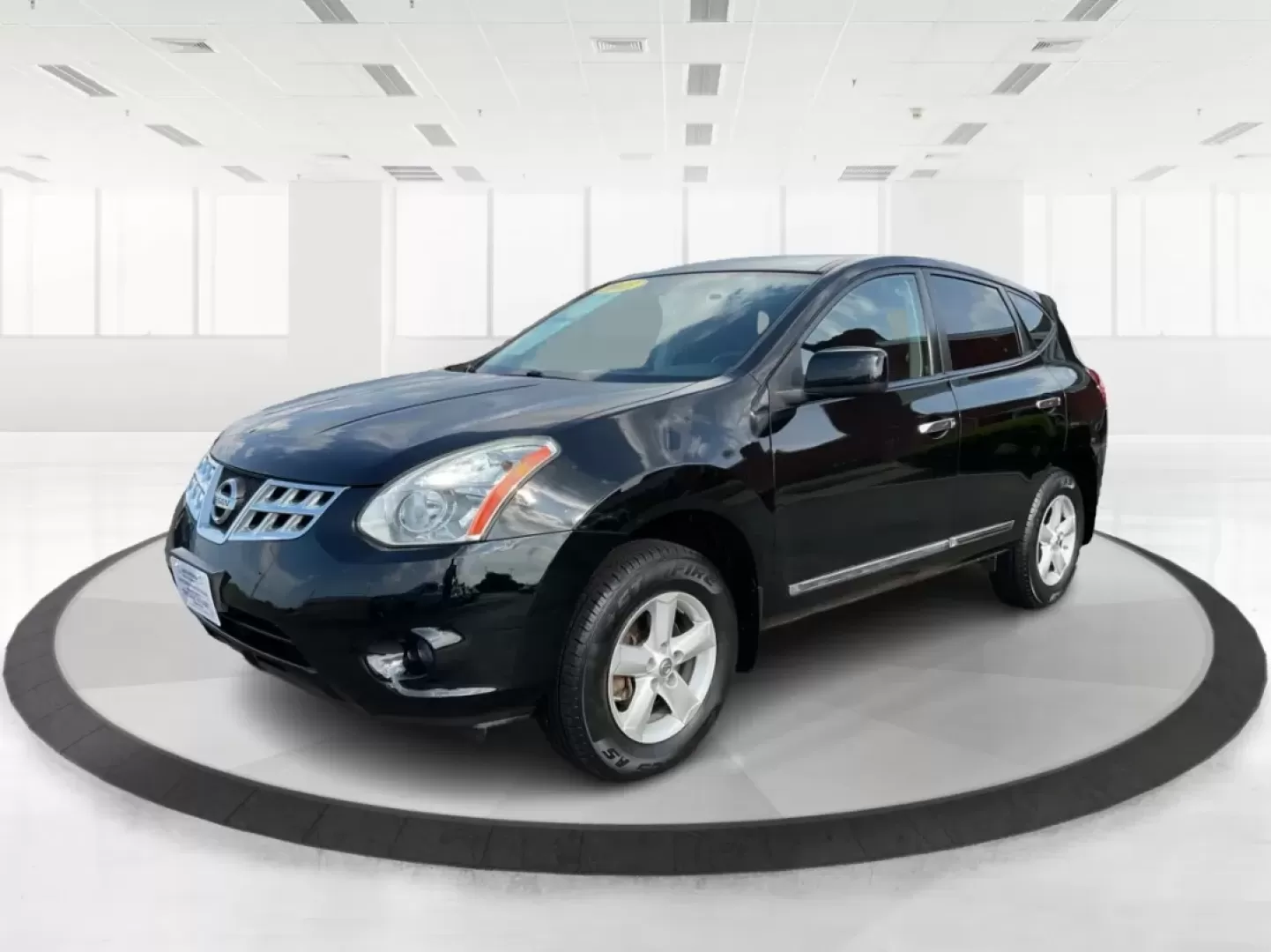 2013 Nissan Rogue S (JN8AS5MV0DW) with an 2.5L I-4 DOHC engine, located at 4508 South Dixie Dr, Moraine, OH, 45439, (937) 908-9800, 39.689976, -84.218452 - ### Explore the Perfect Family Adventure with the 2013 Nissan Rogue at Advantage Car and Credit - Moraine!<br /> <br /> Are you in the market for a versatile SUV that can handle both the daily grind and weekend getaways? Look no further than the 2013 Nissan Rogue, available now at Advantage Car and - Photo#8