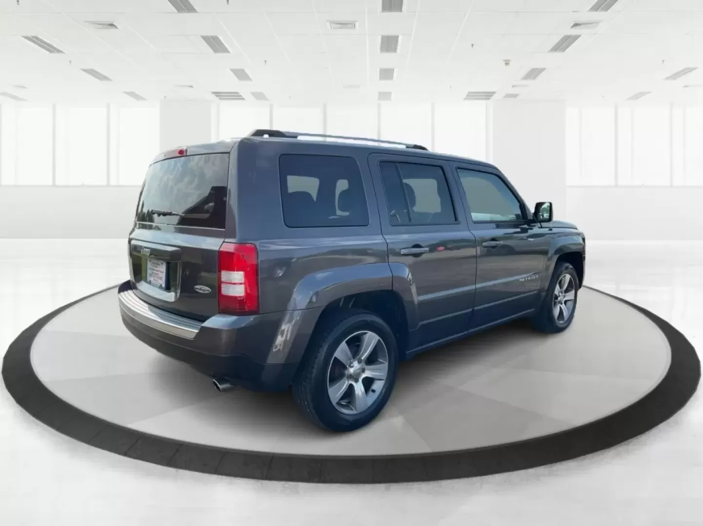 2017 Jeep Patriot High Altitude FWD (1C4NJPFA4HD) with an 2L I-4 DOHC engine, located at 1184 Kauffman Ave, Fairborn, OH, 45324, (937) 908-9800, 39.807072, -84.030914 - **Adventure Awaits in the 2017 Jeep Patriot High Altitude FWD Perfect for Your Next Journey!**<br /> <br /> Are you ready to take on your next adventure? Whether you're navigating through city traffic in Fairborn or exploring the scenic routes of Ohio, the 2017 Jeep Patriot High Altitude FWD is the - Photo#2
