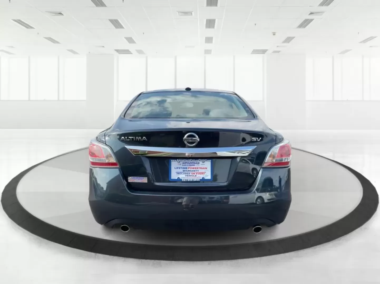 2015 Nissan Altima 2.5 SV (1N4AL3AP2FC) with an 2.5L I-4 DOHC engine, located at 1184 Kauffman Ave, Fairborn, OH, 45324, (937) 908-9800, 39.807072, -84.030914 - **Elevate Your Daily Drive with the 2015 Nissan Altima 2.5 SV at Advantage Car and Credit - Fairborn!**<br /> <br /> Are you searching for a reliable sedan that effortlessly blends style, comfort, and technology? Look no further than the 2015 Nissan Altima 2.5 SV available at Advantage Car and Credi - Photo#3