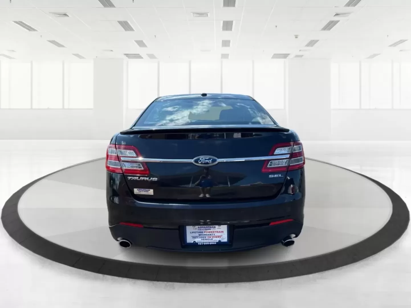 2013 Ford Taurus SEL (1FAHP2E87DG) with an EcoBoost 2L I-4 gasoline direct injection engine, located at 1099 N County Rd 25A , Troy, OH, 45373, (937) 908-9800, 40.057079, -84.212883 - ### Discover Your Next Adventure with the 2013 Ford Taurus SEL from Advantage Car and Credit!<br /> <br /> Are you seeking a reliable and stylish sedan for your daily commute, family road trips, or weekend adventures? Look no further! The 2013 Ford Taurus SEL, available at Advantage Car and Credit i - Photo#3
