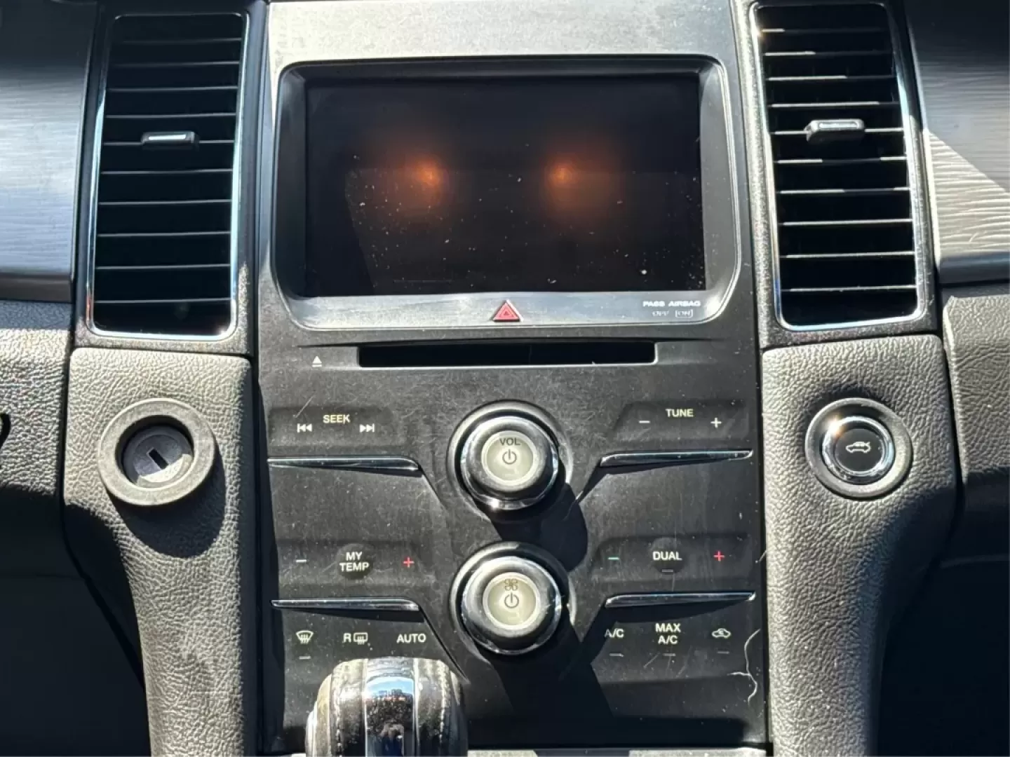 2013 Ford Taurus SEL (1FAHP2E87DG) with an EcoBoost 2L I-4 gasoline direct injection engine, located at 1099 N County Rd 25A , Troy, OH, 45373, (937) 908-9800, 40.057079, -84.212883 - ### Discover Your Next Adventure with the 2013 Ford Taurus SEL from Advantage Car and Credit!<br /> <br /> Are you seeking a reliable and stylish sedan for your daily commute, family road trips, or weekend adventures? Look no further! The 2013 Ford Taurus SEL, available at Advantage Car and Credit i - Photo#13