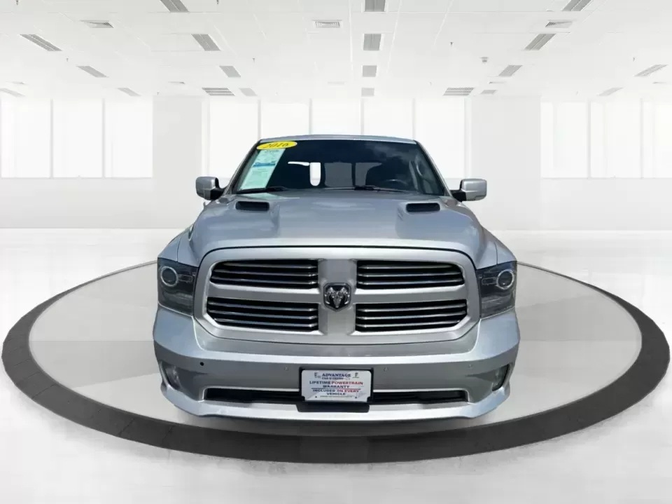 2016 Ram 1500 Sport Crew Cab SWB 4WD (1C6RR7MT4GS) with an 5.7L V8 OHV 16V engine, 6A transmission, located at 880 E. National Road, Vandalia, OH, 45377, (937) 908-9800, 39.891918, -84.183594 - Need a truck that can handle weekday work, weekend towing, and spur-of-the-moment road trips without feeling like a chore to drive? This **2016 Ram 1500 Sport Crew Cab SWB 4WD** is built for the Vandalia lifestyle-whether you're hauling gear up **I75**, running errands along **E. National Road**, or - Photo#7
