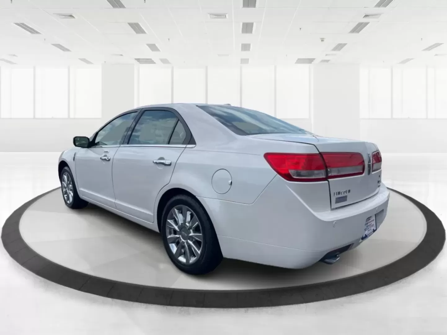 2012 Lincoln MKZ Base (3LNHL2JC1CR) with an Other engine, located at 1230 East Main St, Xenia, OH, 45385, (937) 908-9800, 39.688026, -83.910172 - **Discover Luxury and Comfort with the 2012 Lincoln MKZ at Advantage Car and Credit!**<br /> <br /> Imagine gliding through the streets of Fairborn, OH in a stylish and comfortable sedan that's perfect for your daily commute or weekend adventures. The 2012 Lincoln MKZ is more than just a car; it's a - Photo#4