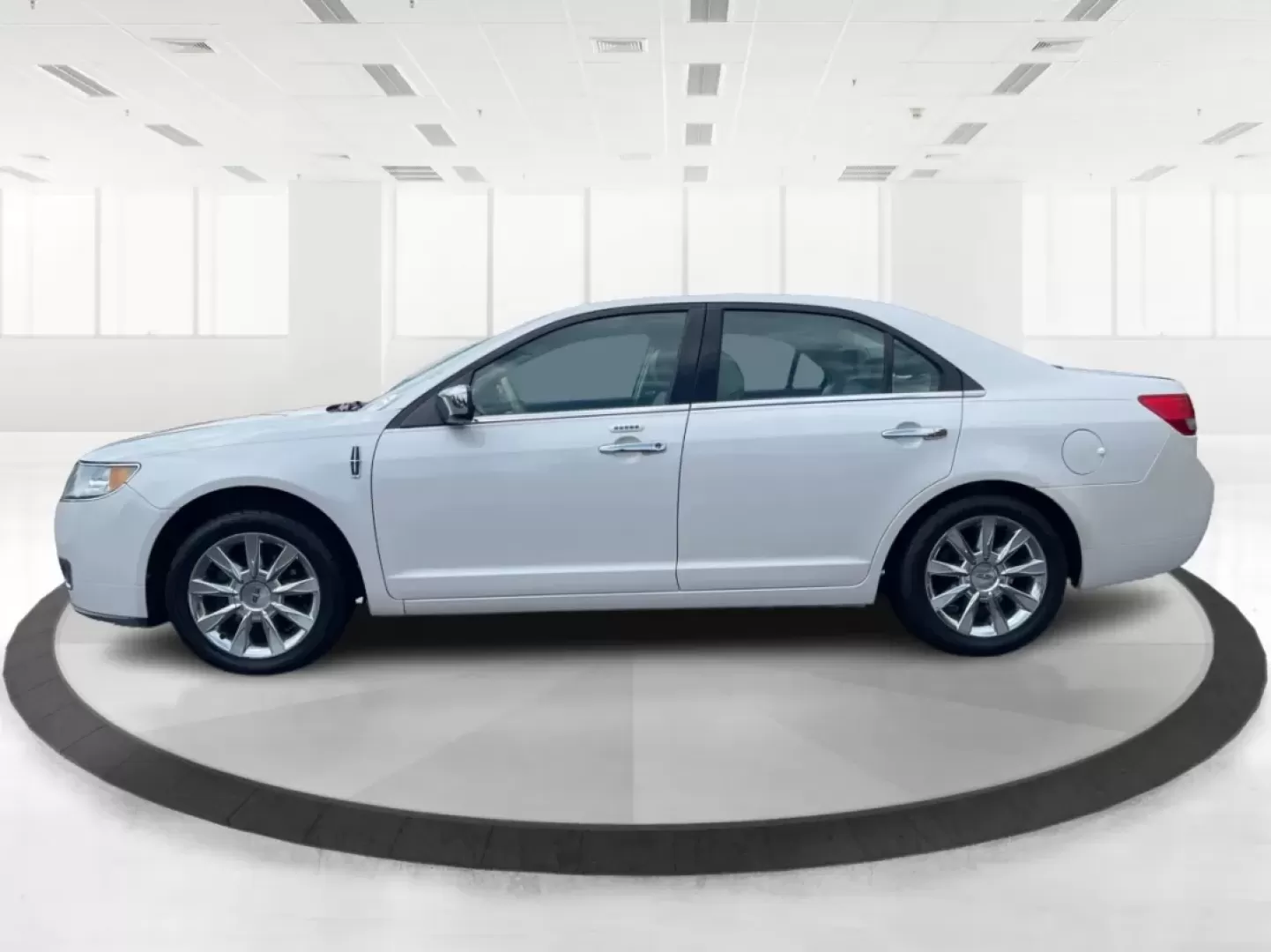 2012 Lincoln MKZ Base (3LNHL2JC1CR) with an Other engine, located at 401 Woodman Dr, Riverside, OH, 45431, (937) 908-9800, 39.760899, -84.123421 - **Discover Luxury and Comfort with the 2012 Lincoln MKZ at Advantage Car and Credit!**<br /> <br /> Imagine gliding through the streets of Fairborn, OH in a stylish and comfortable sedan that's perfect for your daily commute or weekend adventures. The 2012 Lincoln MKZ is more than just a car; it's a - Photo#5