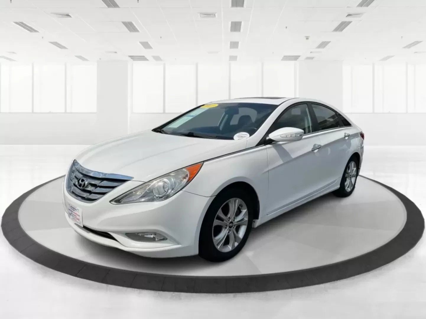 2011 Hyundai Sonata Limited (5NPEC4AC8BH) with an 2.4L I-4 gasoline direct injection engine, located at 1184 Kauffman Ave, Fairborn, OH, 45324, (937) 908-9800, 39.807072, -84.030914 - **Experience Comfort and Style with the 2011 Hyundai Sonata Limited - Perfect for Your Daily Commute or Weekend Getaway!**<br /> <br /> Looking for a reliable vehicle that seamlessly fits into your busy lifestyle? The 2011 Hyundai Sonata Limited is an excellent choice for those who want a perfect bl - Photo#8