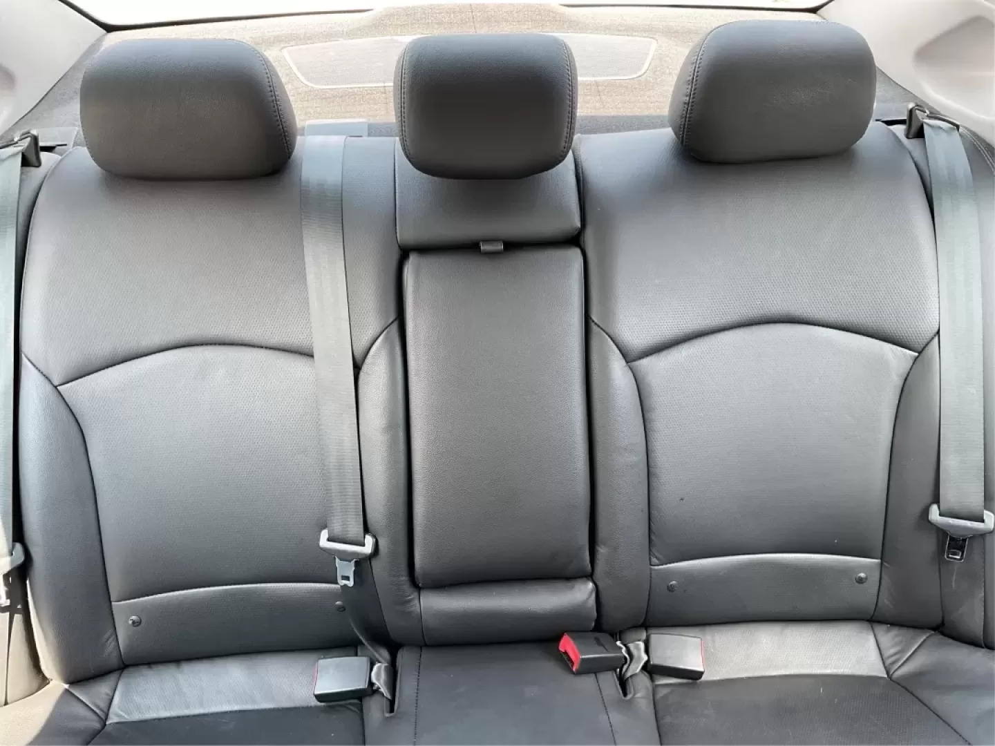 2011 Hyundai Sonata Limited (5NPEC4AC8BH) with an 2.4L I-4 gasoline direct injection engine, located at 1184 Kauffman Ave, Fairborn, OH, 45324, (937) 908-9800, 39.807072, -84.030914 - **Experience Comfort and Style with the 2011 Hyundai Sonata Limited - Perfect for Your Daily Commute or Weekend Getaway!**<br /> <br /> Looking for a reliable vehicle that seamlessly fits into your busy lifestyle? The 2011 Hyundai Sonata Limited is an excellent choice for those who want a perfect bl - Photo#14