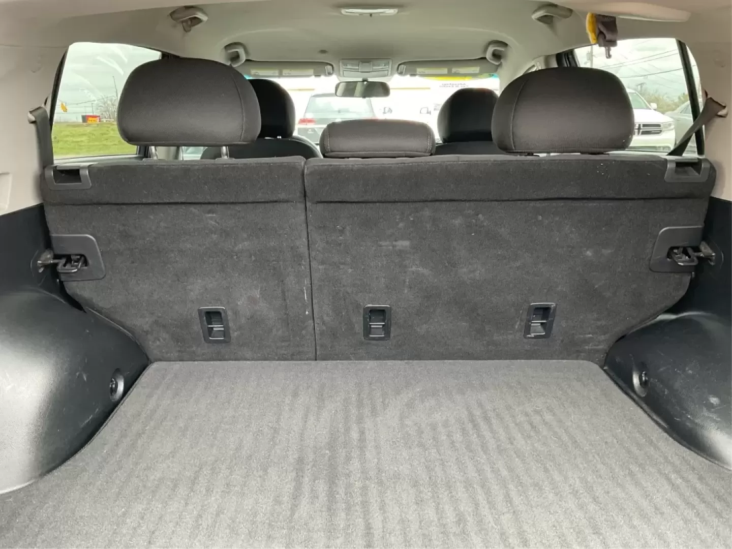 2014 Kia Sportage LX (KNDPBCAC3E7) with an 2.4L I-4 gasoline direct injection engine, located at 1184 Kauffman Ave, Fairborn, OH, 45324, (937) 908-9800, 39.807072, -84.030914 - **Adventure Awaits: Explore the 2014 Kia Sportage LX at Advantage Car and Credit!**<br /> <br /> Are you ready to embrace the open road and create unforgettable memories? The 2014 Kia Sportage LX is your ticket to adventure, perfect for weekend getaways, family trips, or daily commuting around Fairb - Photo#12