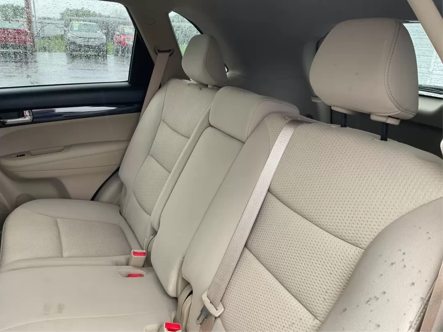 2011 Kia Sorento LX (5XYKT3A1XBG) with an 2.4L I-4 DOHC engine, located at 4508 South Dixie Dr, Moraine, OH, 45439, (937) 908-9800, 39.689976, -84.218452 - Are you searching for the perfect vehicle to enhance your family adventures while providing reliability and comfort? Look no further! At Advantage Car and Credit in Fairborn, OH, we present an exceptional 2011 Kia Sorento that's ready to take your lifestyle to the next level. Whether you're planning - Photo#9