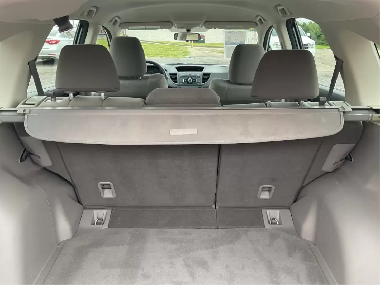 2013 Honda CR-V LX (5J6RM3H37DL) with an 2.4L I-4 DOHC engine, located at 1099 N County Rd 25A , Troy, OH, 45373, (937) 908-9800, 40.057079, -84.212883 - If you're searching for a reliable vehicle that perfectly balances space, comfort, and efficiency for your family or daily commute, look no further than this 2013 Honda CR-V LX, proudly offered by Advantage Car and Credit in Fairborn, OH. Located conveniently at 1184 Kauffman Ave, we specialize in * - Photo#12