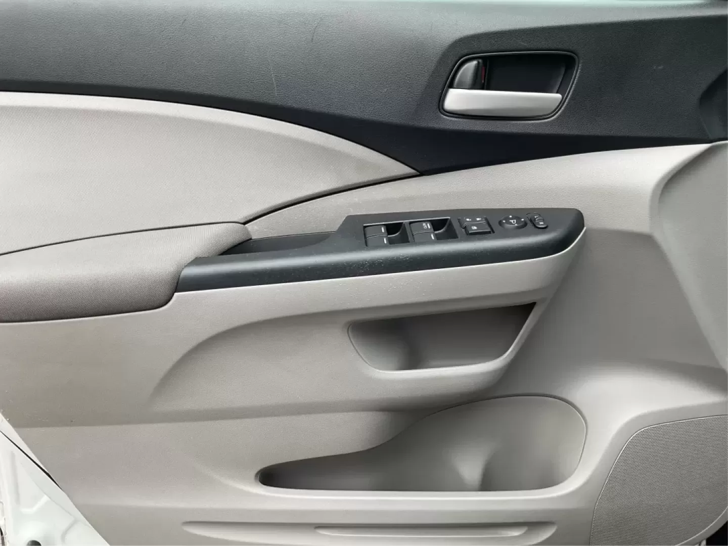 2013 Honda CR-V LX (5J6RM3H37DL) with an 2.4L I-4 DOHC engine, located at 1099 N County Rd 25A , Troy, OH, 45373, (937) 908-9800, 40.057079, -84.212883 - If you're searching for a reliable vehicle that perfectly balances space, comfort, and efficiency for your family or daily commute, look no further than this 2013 Honda CR-V LX, proudly offered by Advantage Car and Credit in Fairborn, OH. Located conveniently at 1184 Kauffman Ave, we specialize in * - Photo#17