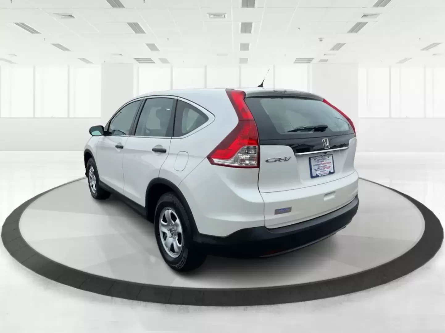 2013 Honda CR-V LX (5J6RM3H37DL) with an 2.4L I-4 DOHC engine, located at 4508 South Dixie Dr, Moraine, OH, 45439, (937) 908-9800, 39.689976, -84.218452 - If you're searching for a reliable vehicle that perfectly balances space, comfort, and efficiency for your family or daily commute, look no further than this 2013 Honda CR-V LX, proudly offered by Advantage Car and Credit in Fairborn, OH. Located conveniently at 1184 Kauffman Ave, we specialize in * - Photo#4