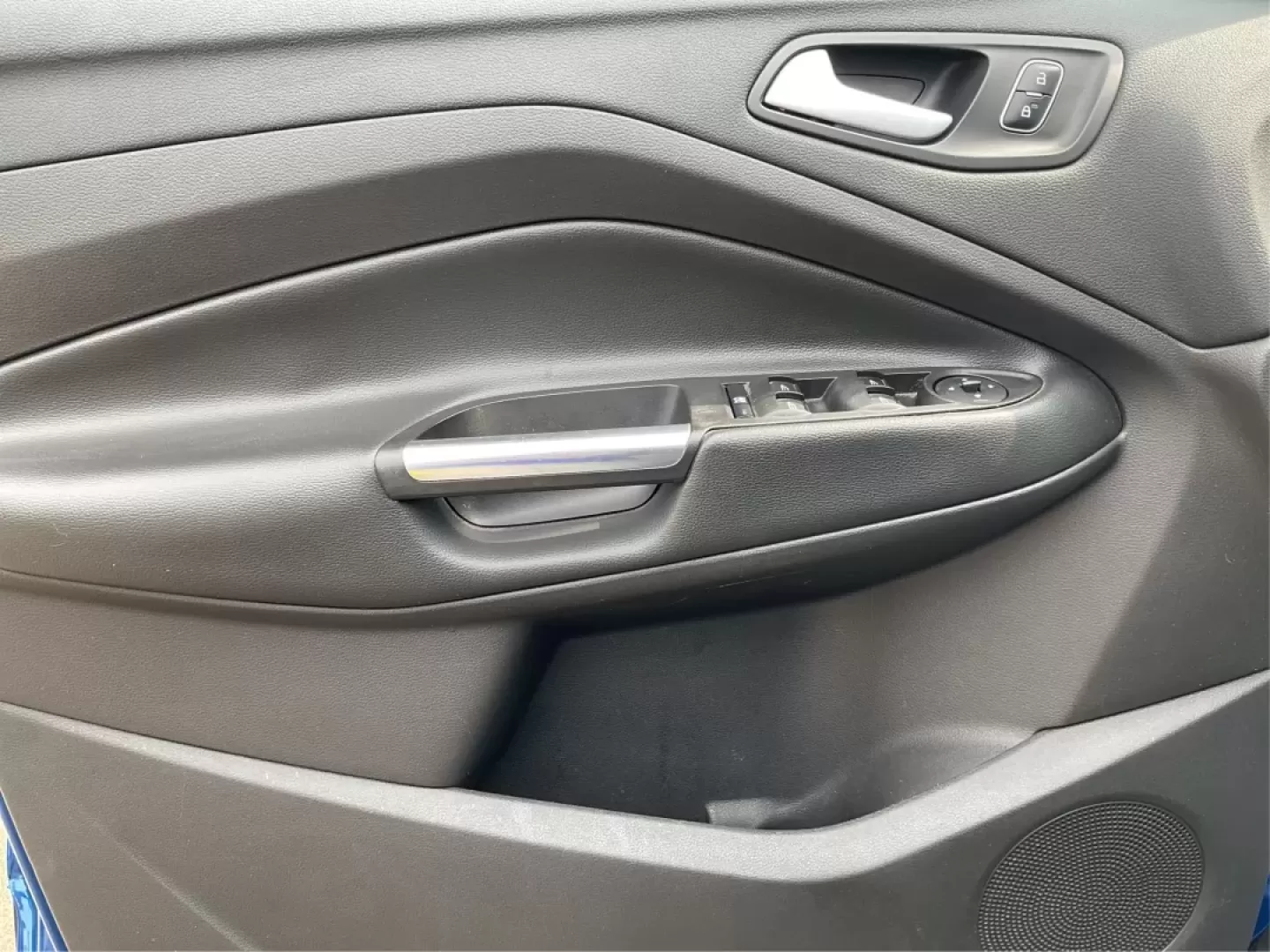 2017 Ford Escape SE (1FMCU9GD3HU) with an Other engine, located at 1099 N County Rd 25A , Troy, OH, 45373, (937) 908-9800, 40.057079, -84.212883 - Are you searching for a reliable and stylish SUV that fits seamlessly into your busy lifestyle? Look no further than this stunning 2017 Ford Escape SE, available now at Advantage Car and Credit in Fairborn, OH. With its robust features and comfortable design, this vehicle is perfect for growing fami - Photo#19