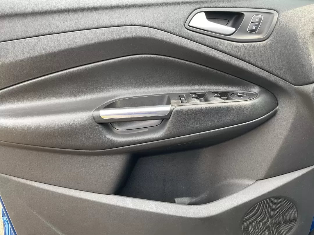 2017 Ford Escape SE (1FMCU9GD3HU) with an Other engine, located at 1099 N County Rd 25A , Troy, OH, 45373, (937) 908-9800, 40.057079, -84.212883 - Are you searching for a reliable and stylish SUV that fits seamlessly into your busy lifestyle? Look no further than this stunning 2017 Ford Escape SE, available now at Advantage Car and Credit in Fairborn, OH. With its robust features and comfortable design, this vehicle is perfect for growing fami - Photo#19