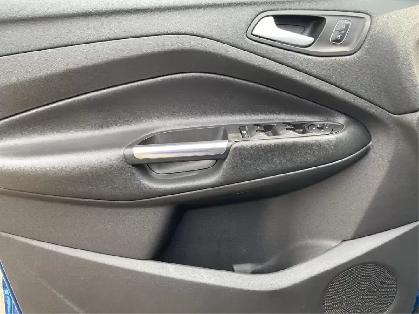 2017 Ford Escape (1FMCU9GD3HU) with an Other engine, located at 401 Woodman Dr, Riverside, OH, 45431, (937) 908-9800, 39.760899, -84.123421 - Are you searching for a reliable and stylish SUV that fits seamlessly into your busy lifestyle? Look no further than this stunning 2017 Ford Escape SE, available now at Advantage Car and Credit in Fairborn, OH. With its robust features and comfortable design, this vehicle is perfect for growing fami - Photo#19